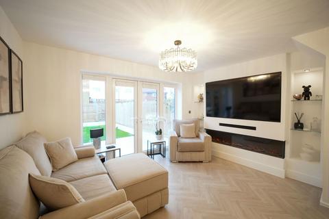 2 bedroom end of terrace house for sale, Fieldfare Way, Maldon CM9