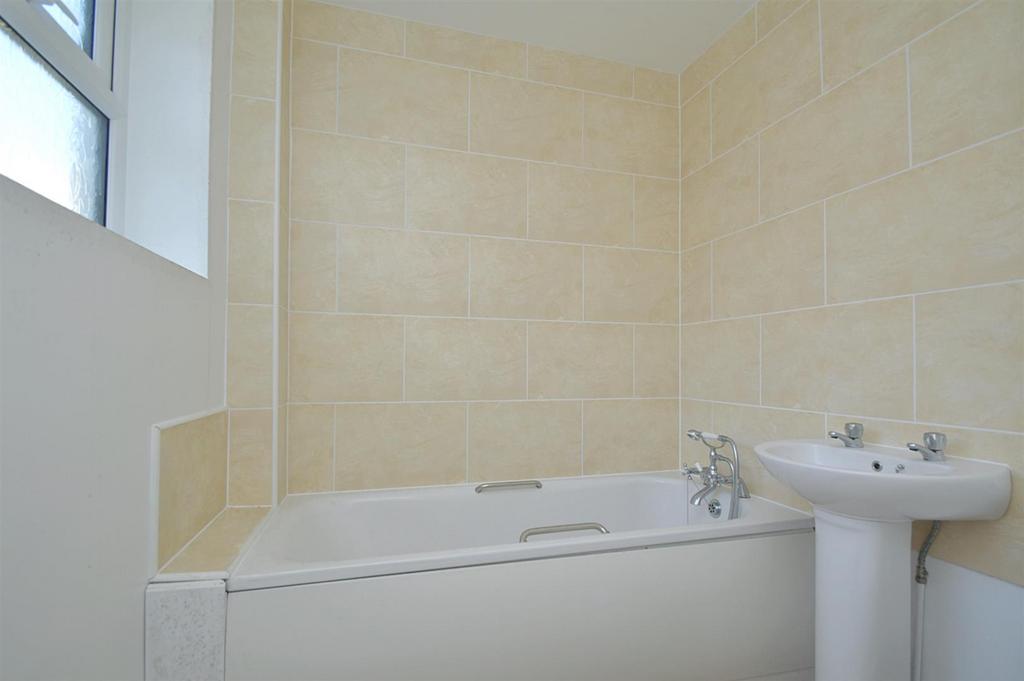 Bathroom(1 PM).jpg