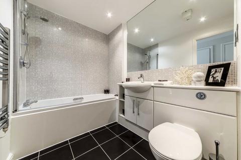 1 bedroom flat to rent, Garratt Lane, London SW18