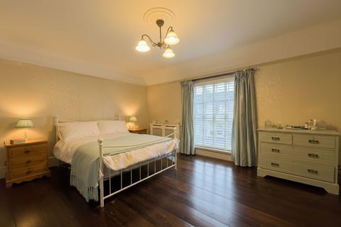 3 bedroom semi-detached house for sale, High Street, Hadleigh, IP7