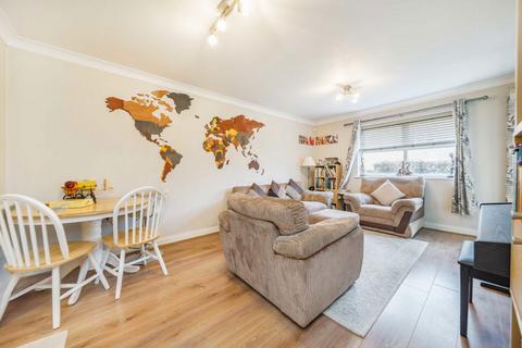 2 bedroom flat for sale, International Way, Sunbury-On-Thames TW16
