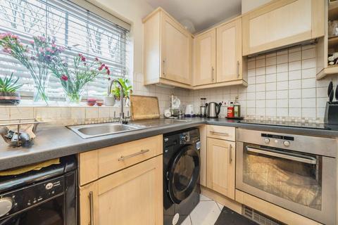 2 bedroom flat for sale, International Way, Sunbury-On-Thames TW16