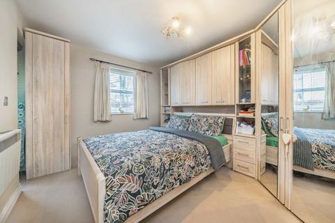 2 bedroom flat for sale, International Way, Sunbury-On-Thames TW16