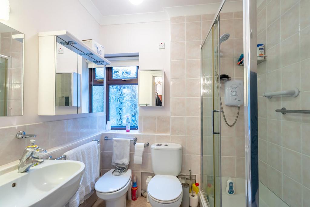 Ground Floor Ensuite.jpg