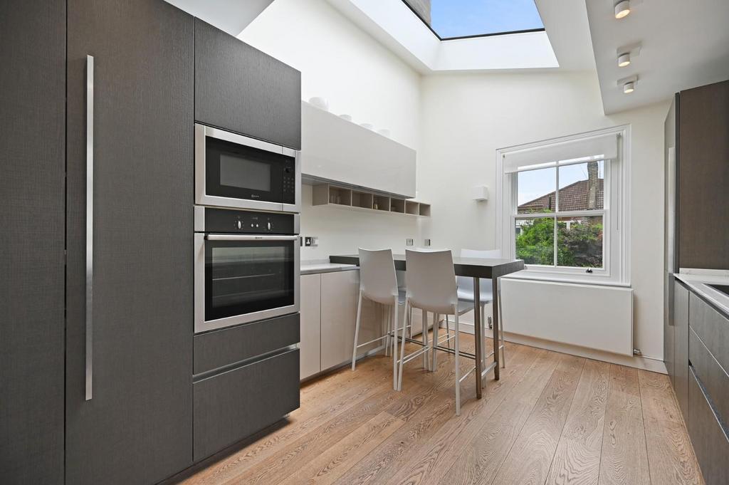 RCFBL- UM tournay road- kitchen 6 (1).jpg