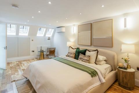 undefined, Cadogan Lane, London, SW1X