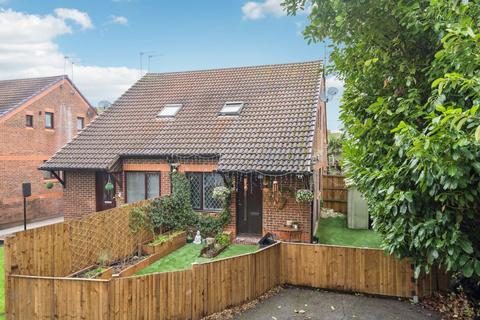 undefined, Cobb Close, Slough SL3