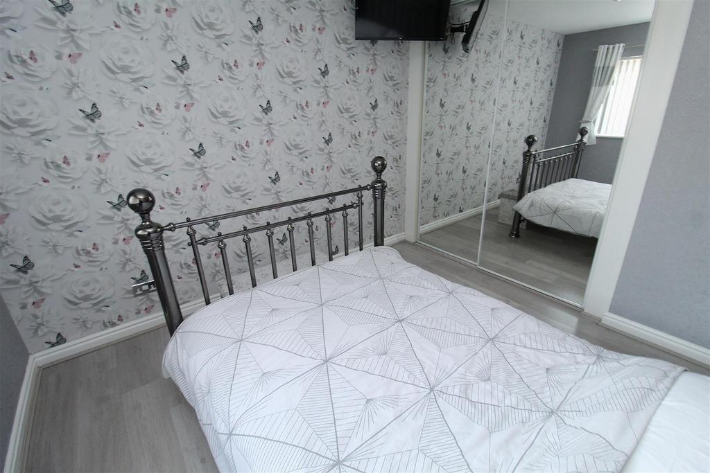 Bed1.JPG