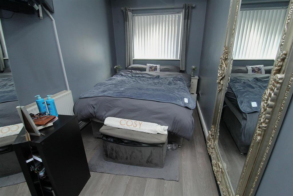 Bed4.JPG