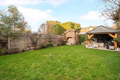 5 bedroom detached house for sale, Sidney Road, Walton On Thames, Surrey, KT12