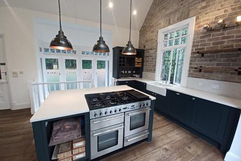 undefined, Park Avenue, Roundhay, Leeds, West Yorkshire, LS8