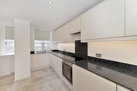 3 bedroom flat to rent, Balham High Road, London SW17