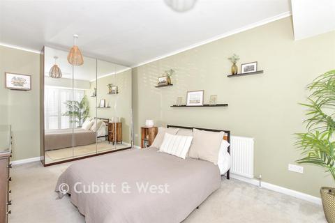 undefined, Lynwood Avenue, Waterlooville PO8