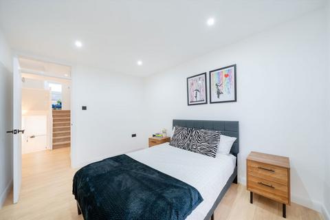 2 bedroom flat for sale, Ranelagh Road, London NW10