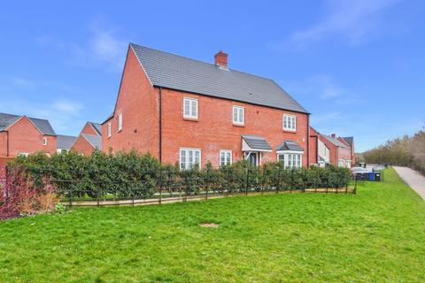 4 bedroom detached house for sale, Manning Drive, Towcester, NN12