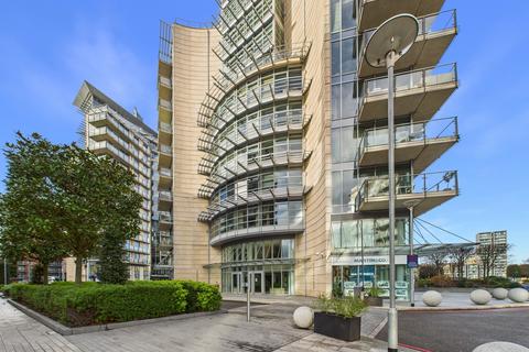 Juniper Drive, Battersea Reach