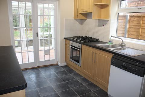 3 bedroom semi-detached house to rent, Broomfields Close, Solihull, West Midlands, B91
