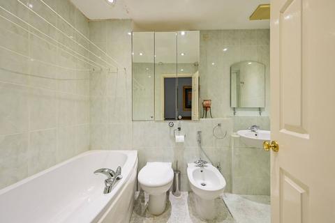 2 bedroom flat for sale, London E3