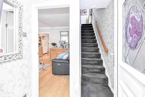 3 bedroom semi-detached house for sale, Midland Close, Leigh