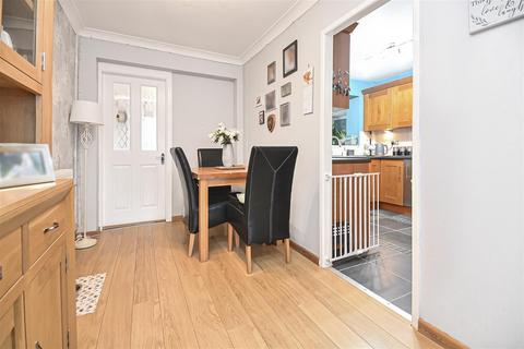3 bedroom semi-detached house for sale, Midland Close, Leigh