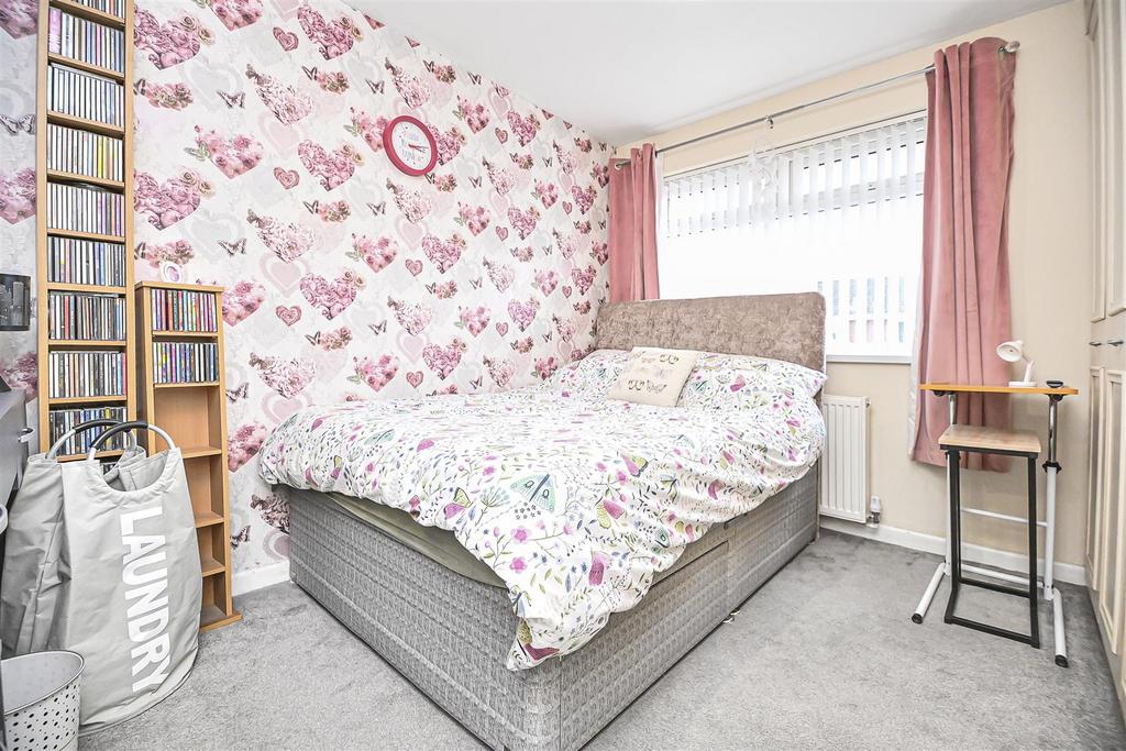 11 Midland Close Bedroom 2.jpg