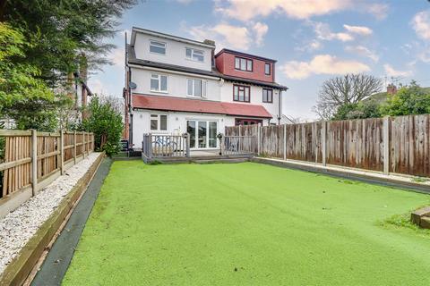 4 bedroom semi-detached house for sale, Blenheim Chase, Leigh-On-Sea SS9