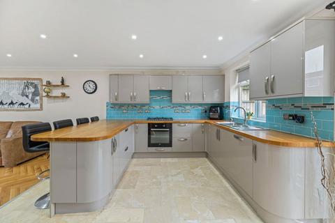 4 bedroom detached house for sale, Station Road, Penketh, WA5