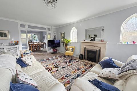 4 bedroom detached house for sale, Ferndown