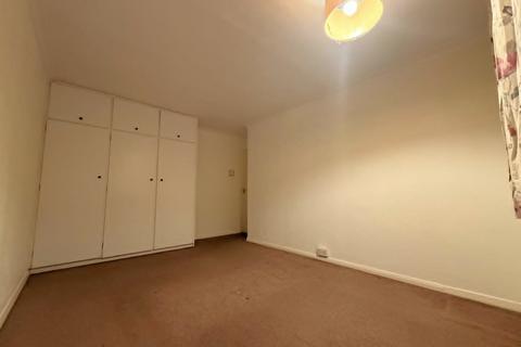 undefined, Garretts Mead, Luton LU2