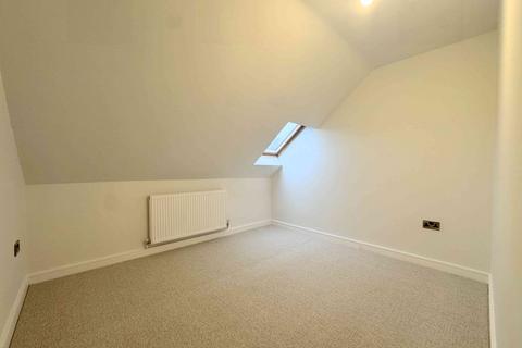 2 bedroom apartment for sale, Wakefield Road, Drighlington BD11