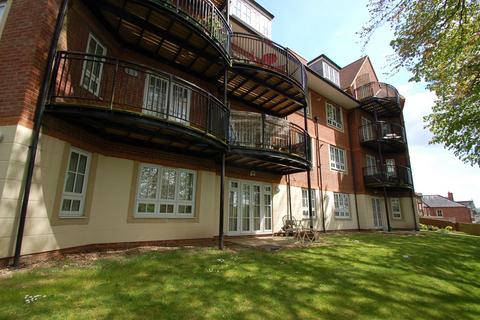 2 bedroom flat for sale, Rectory Avenue, High Wycombe HP13