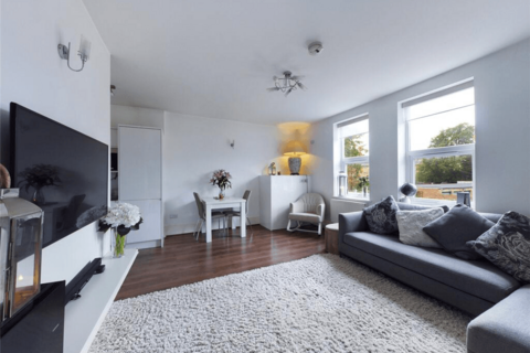 2 bedroom flat to rent, Montpelier Ave, W5