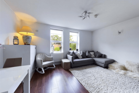 2 bedroom flat to rent, Montpelier Ave, W5