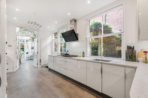 4 bedroom end of terrace house for sale, Kings Road, Berkhamsted, Hertfordshire, HP4