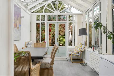 4 bedroom end of terrace house for sale, Kings Road, Berkhamsted, Hertfordshire, HP4