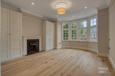 undefined, Grovelands Road, London, N13