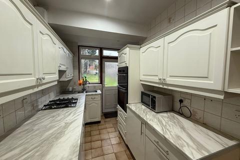 1 bedroom in a house share to rent, Dollis Road, London NW7