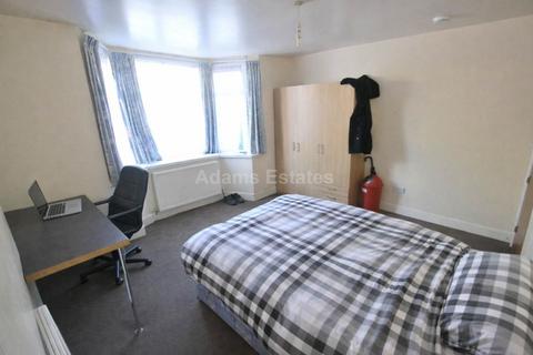 undefined, Eastern Avenue, Reading