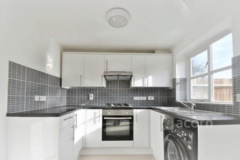 2 bedroom terraced house to rent, Sandpiper Drive Erith DA8