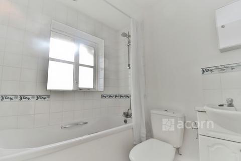 2 bedroom terraced house to rent, Sandpiper Drive Erith DA8