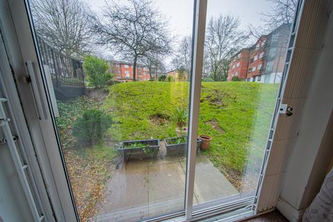 1 bedroom ground floor flat for sale, Great Heathmead, Laurel House Great Heathmead, RH16