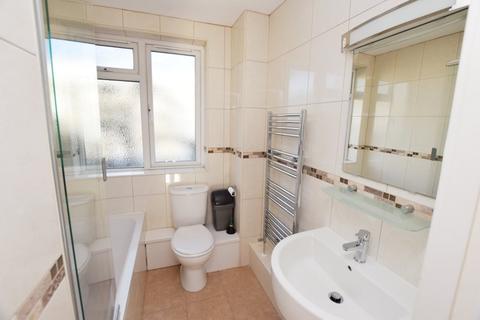 2 bedroom flat for sale, Quintock House, Kew