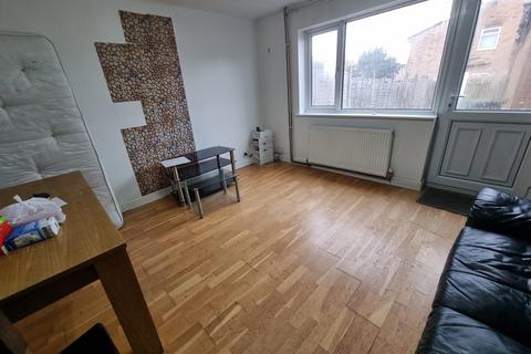 2 bedroom terraced house for sale, Beaumont Walk, Leicester, LE4