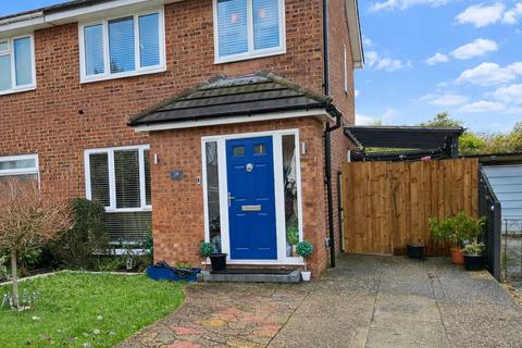 3 bedroom semi-detached house to rent, Lillibrooke Crescent, Maidenhead, SL6 3XG