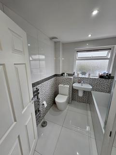 3 bedroom semi-detached house to rent, Lillibrooke Crescent, Maidenhead, SL6 3XG