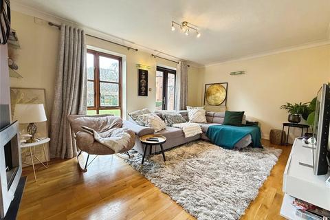 4 bedroom end of terrace house for sale, Heathlands Court, Berkshire RG40