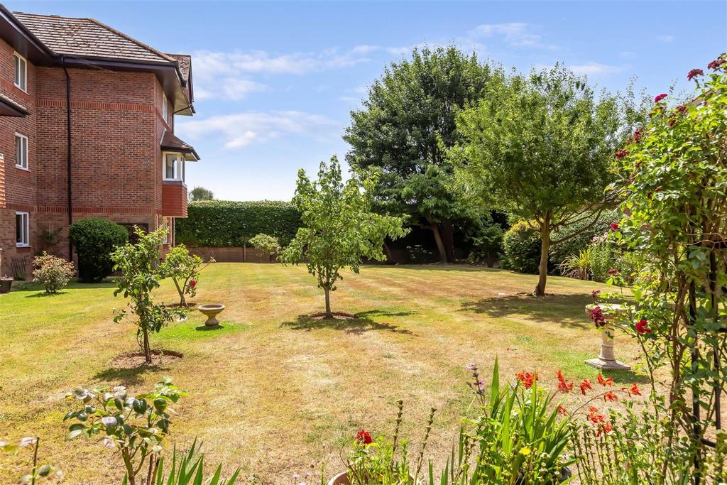 Bakers Court Garden.jpg