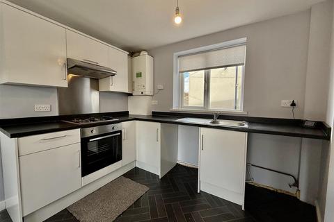 2 bedroom apartment to rent, Deckham Terrace, Deckham, Gateshead