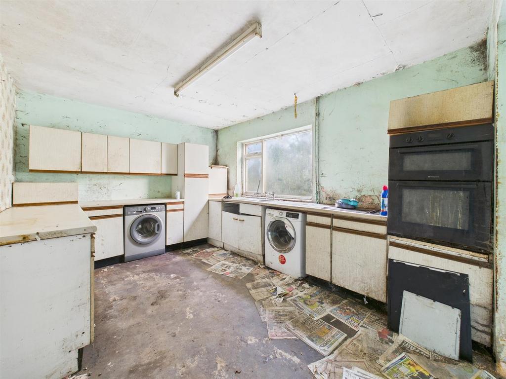 Kitchen: