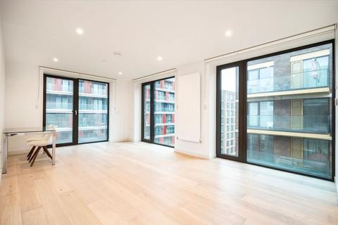 2 bedroom flat to rent, Royal Crest Avenue, London E16